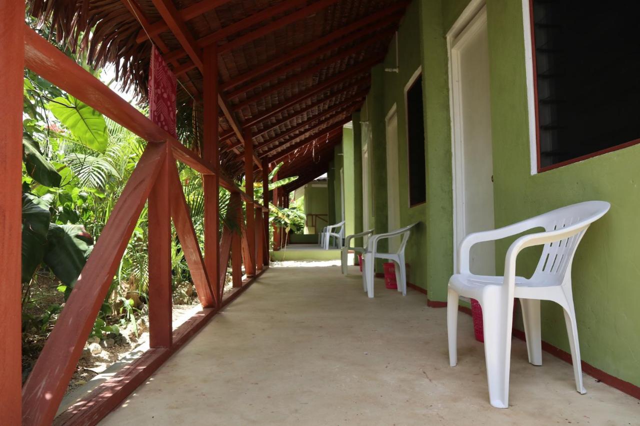 The Hidden Lodge Luganville Buitenkant foto